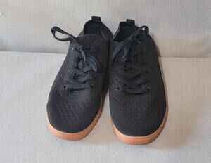 SUAVS Black Knit Lace Up Sneakers Gum Sole Shoes Sz 9
